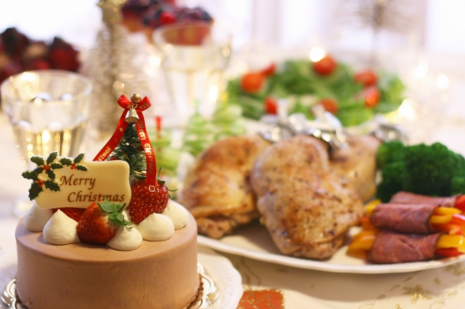 クリスマスのホームパーティのメニューは 料理を簡単にするには レシピおすすめ３選もご紹介 フリーブログ